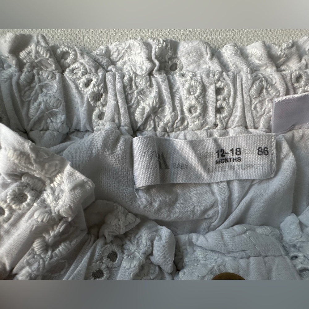 Zara girl’s High Waist White Shorts with Eyelet Pattern. Size 12-18M. - Picture 5 of 5